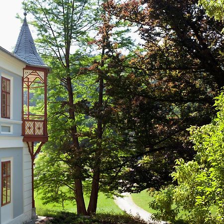 Hotel Alpska Ruze Luhačovice Exteriér fotografie